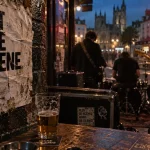À Caen, le trio Douche lance son premier EP ce vendredi soir