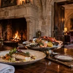 Restaurant le dauphin caen : vue intérieure, turbot et fruits de mer dans un ancien prieuré
